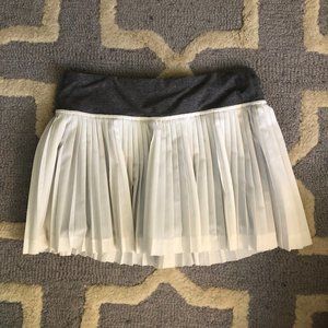 Lululemon pleated white skirt w grey shorts size 4